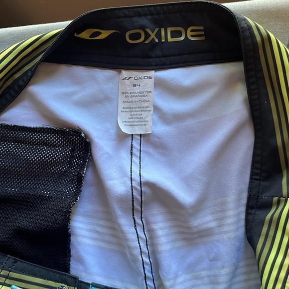 Men's Oxide Board Shorts - Picture 2 of 8